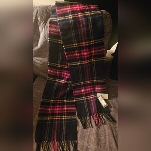 NWT Marks & Spencer Abraham Moon Pure Merino Wool Tarten Scarf. Made In England